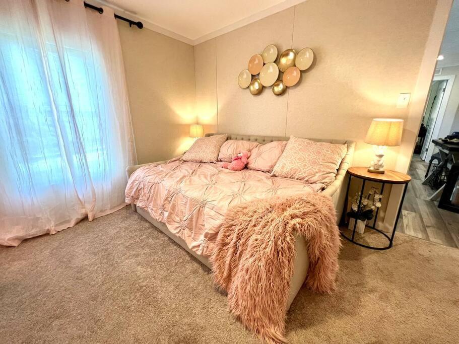 Pink Flamingo House Holiday home Cocoa